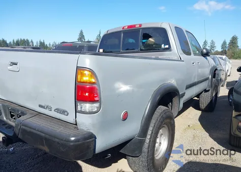 2001 Toyota Tundra Ltd V8 from USA, damaged, VIN 5TBBT48111S151084